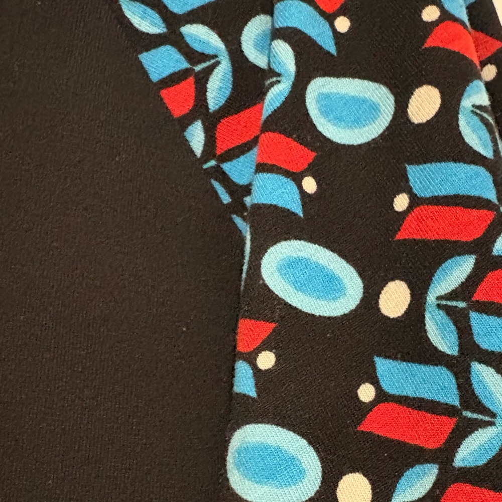 LuLaRoe Randy Tee Black with Blue Patterned Sleeves - Picture 3 of 4